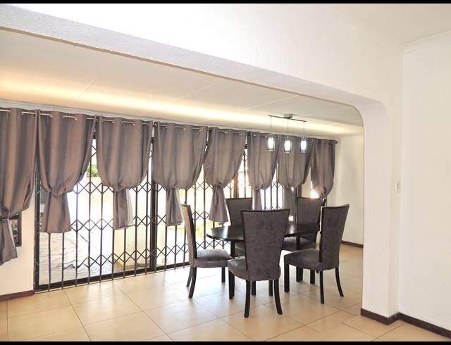 4 BEDROOM HOUSE FOR SALE IN STRUBENSVALLEI